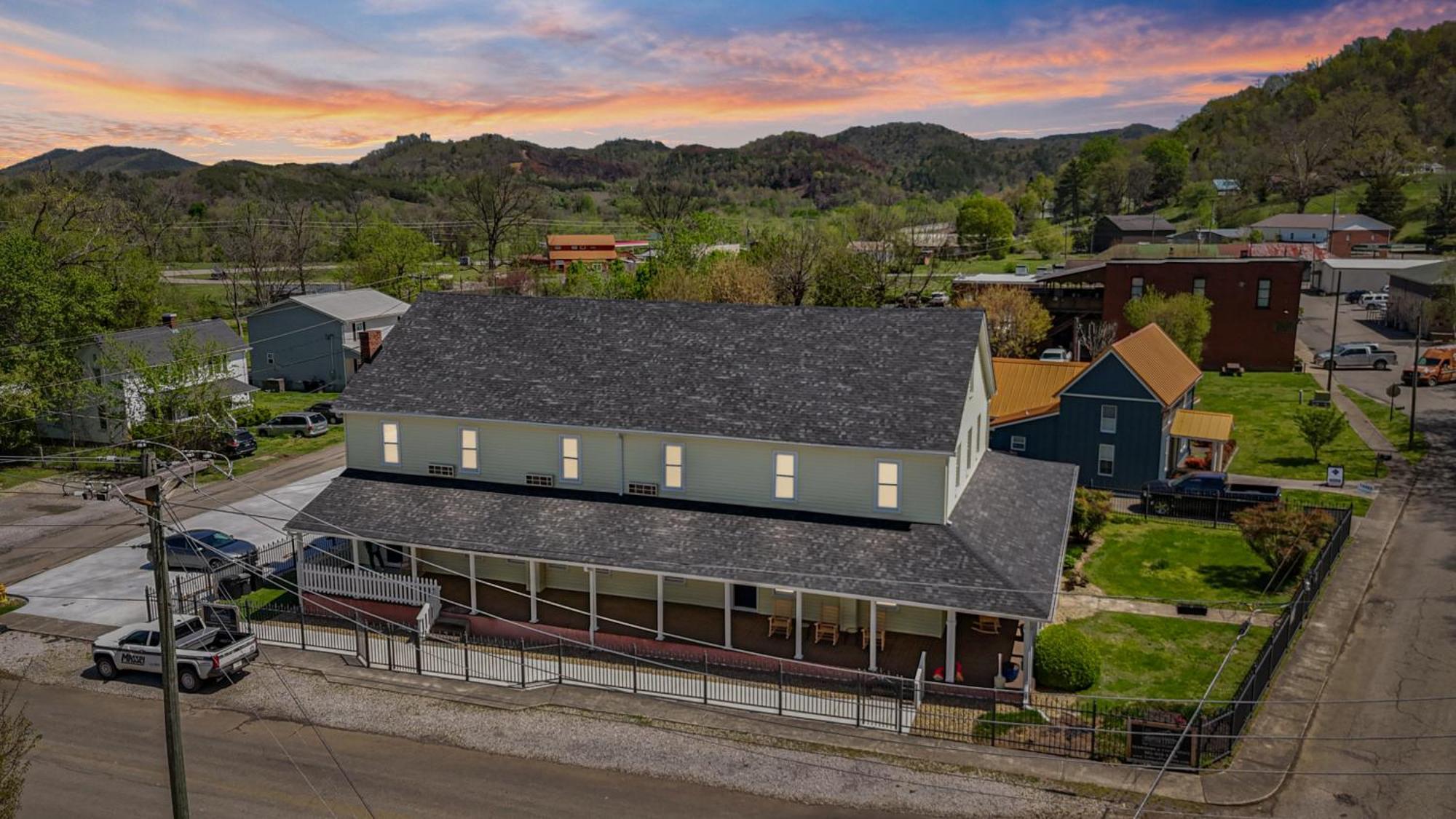 The Tellico Plains Inn And Event Venue 외부 사진