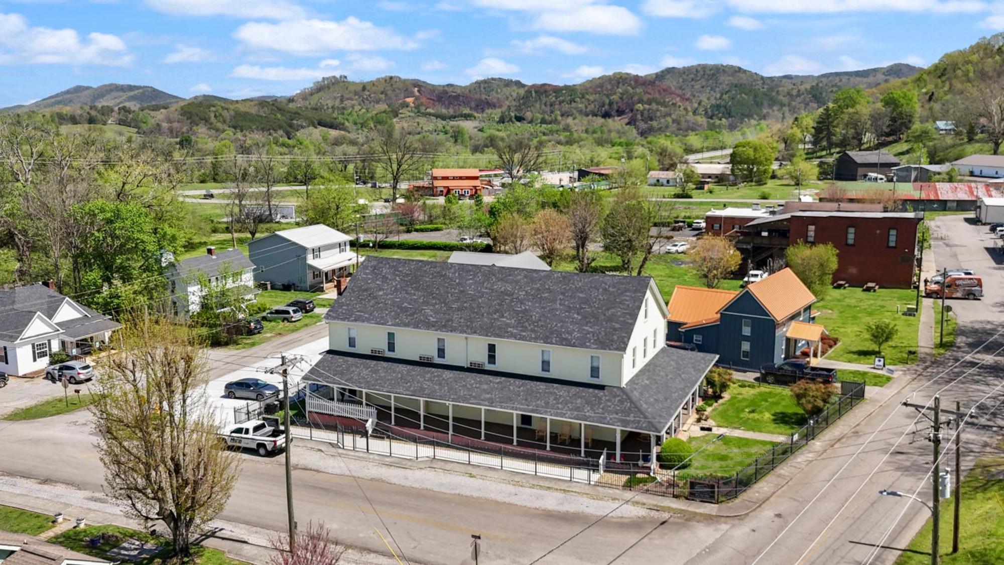 The Tellico Plains Inn And Event Venue 외부 사진
